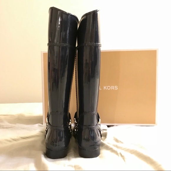 NEW! Michael Kors rubber rain boot. Deep Navy Blue - Picture 3 of 8